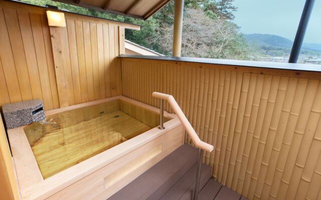 Kyoto Arashiyama Onsen Ryokan Hanaikada