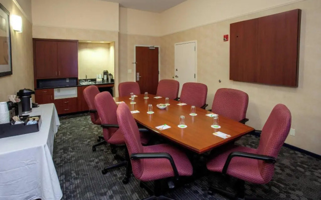 Courtyard Boston Raynham