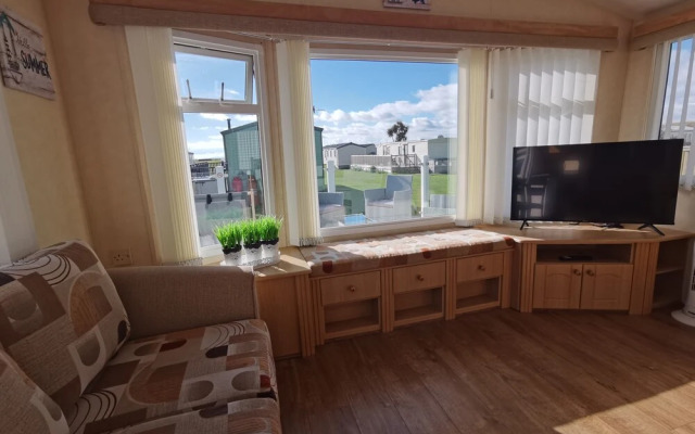 Sea and Mountain View Sunbeach Holiday Snowdonia