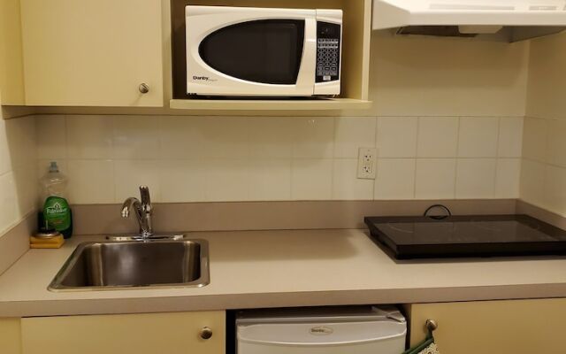 waintel studio-wainwright motel