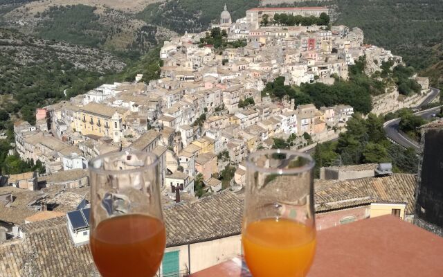 Finestre Su Ibla