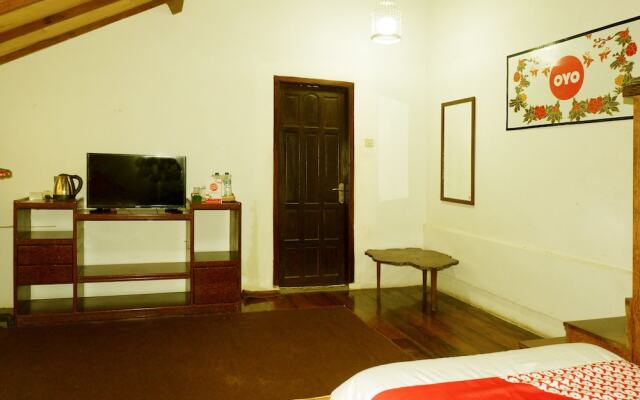 OYO 438 Cemara's Homestay