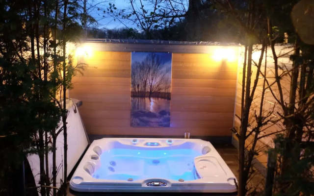 Picturesque Holiday Home in Oldenzaal with Hot Tub