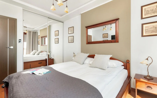 Traditional Gdansk Apartment by Renters