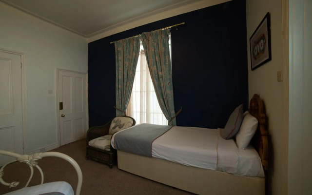 Fines Bayliwick Hotel