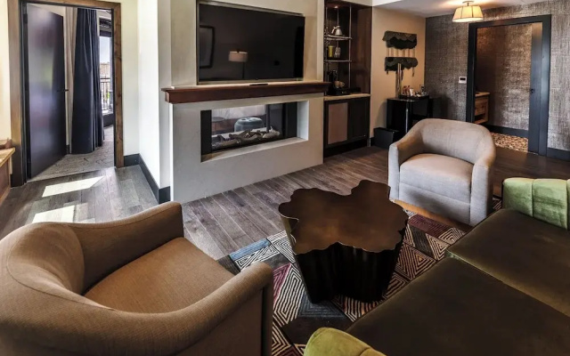 Hotel Renegade