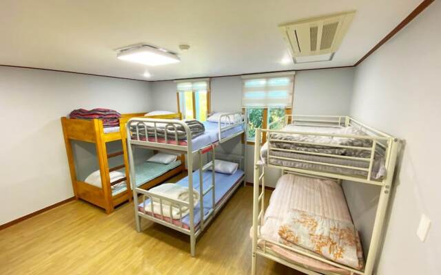 Sanbangsan Parktel - Hostel