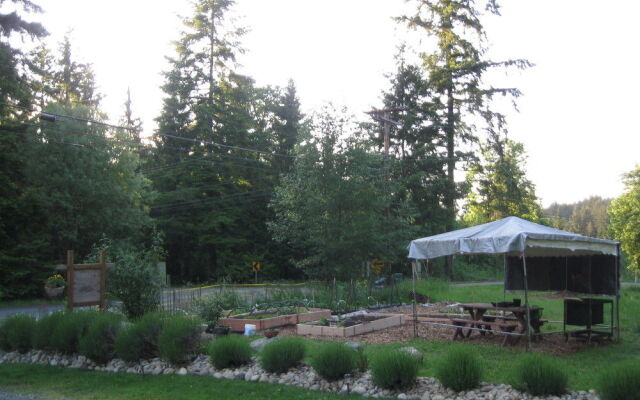 Auberge de Seattle, French Country Inn