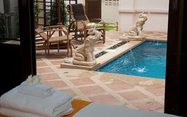 4 Bedroom Private Bali Style Villa HH1