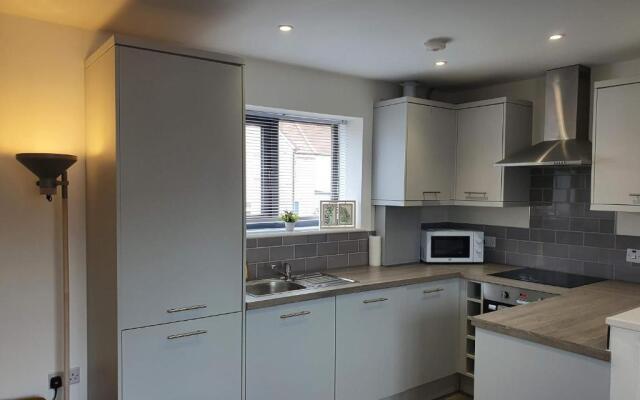 Elm Apartment by Cliftonvalley Apartments