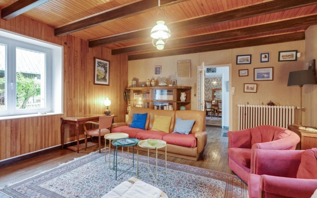 Lovely Holiday Home in Bannalec for Family With Garden
