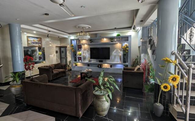 De-Kings Hotel