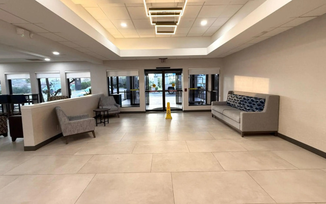 Quality Inn & Suites Baton Rouge West – Port Allen