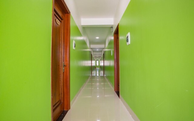 OYO 882 Lucky Hotel