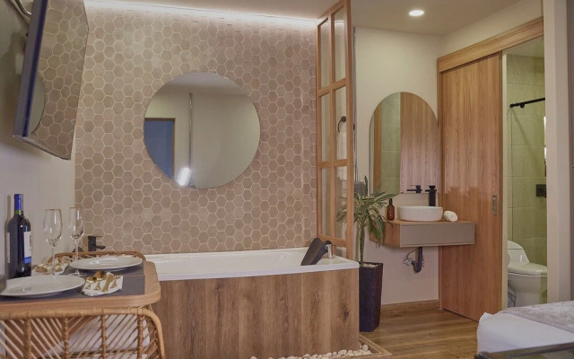 One Apartments Lleras