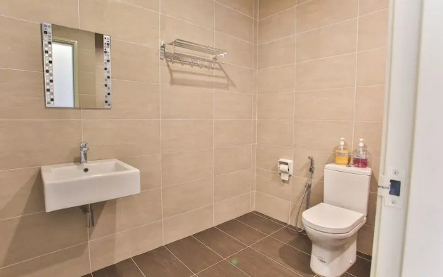 OwnAStay Midhill by Symphony Suite
