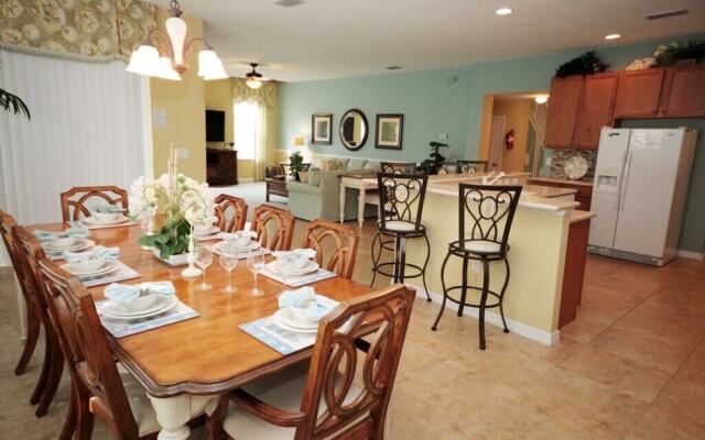 301 Las Fuentes Drive 6 Bedroom Home