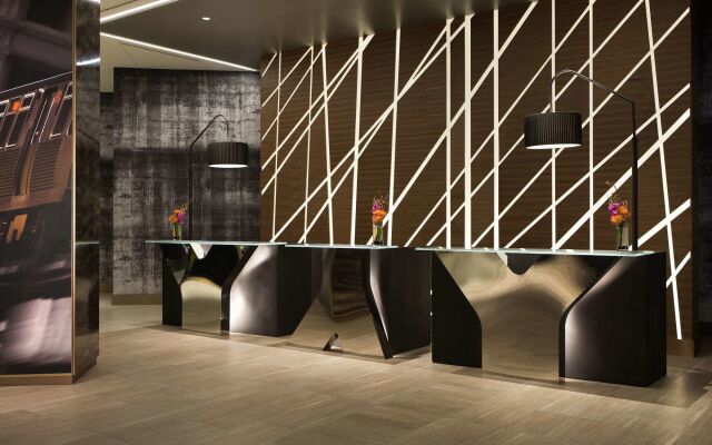 Renaissance Chicago Downtown Hotel
