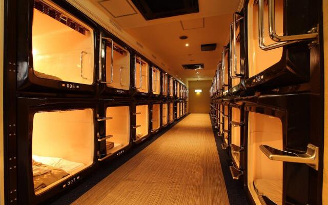 Sauna & Spa Hotel Avinel Fukuoka - Caters to Men