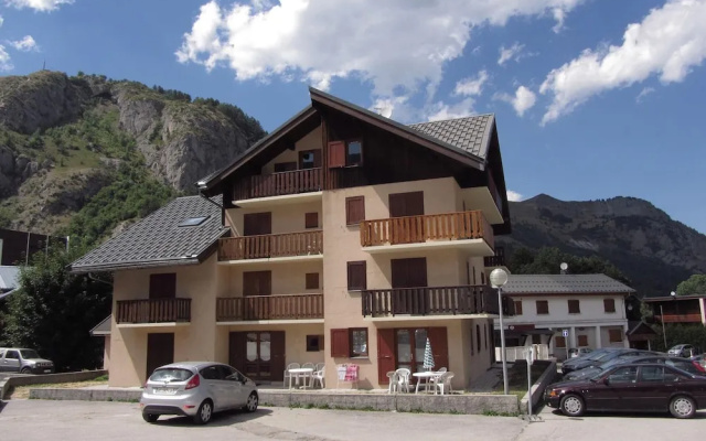 Carene N°2 : Studio 4 Personnes / Studio 4 People