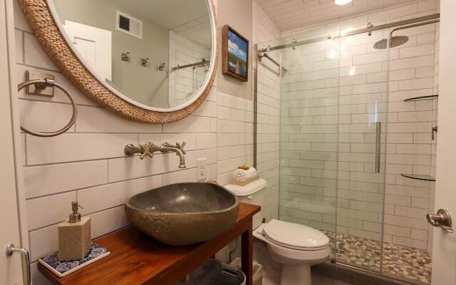 Newly Remodeled Two-story Condo w/ Wifi - Steps From Beach & Dining