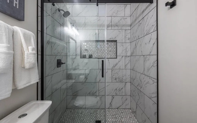 Open Floor Mesa Gable Vacation Home with Heated Pool by Redawning