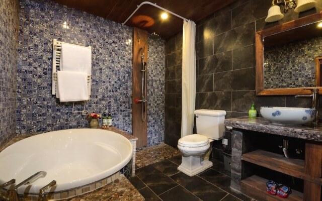 Blossom Hill Inn Lijiang