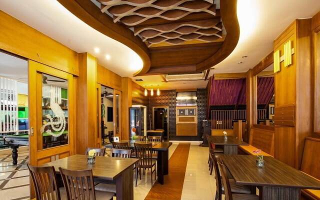 Triple Rund Place Hotel