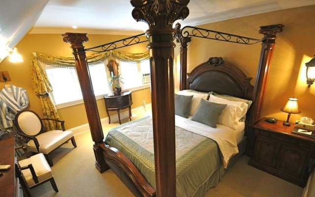 Creighton Manor Inn Bed&Breakfast