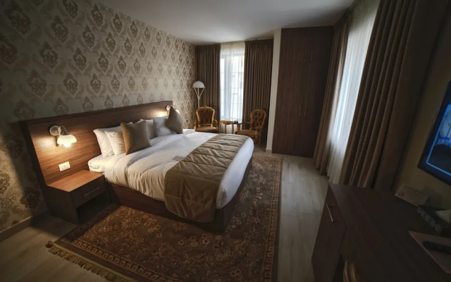 Khan Khediwe Hotel