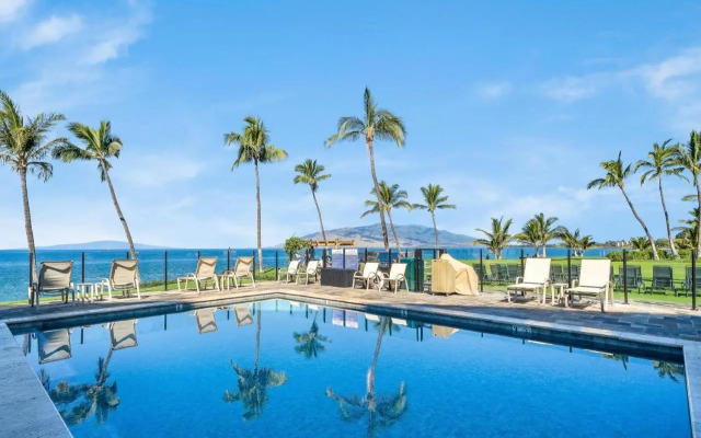 Kihei Surfside, #305 1 Bedroom Condo by RedAwning