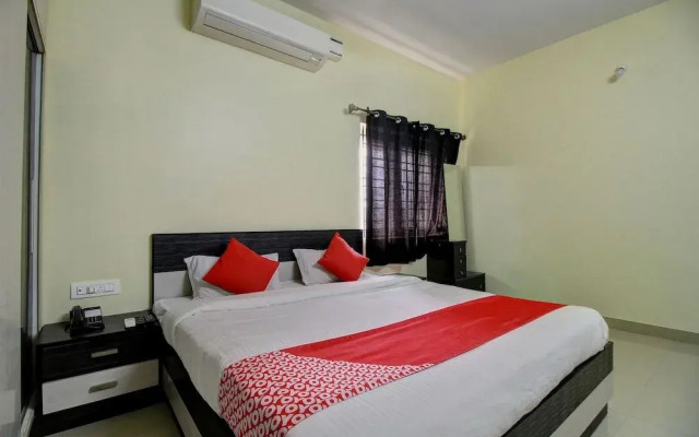 OYO 22536 Vishaak Inn