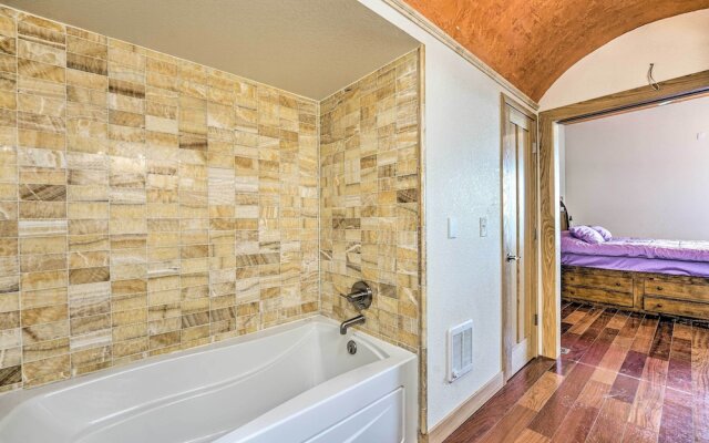 Lakefront Country Home w/ Waterslide & Trampoline!