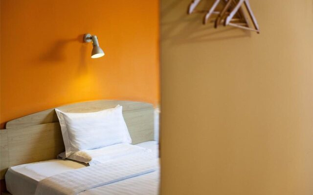 7 Days Inn