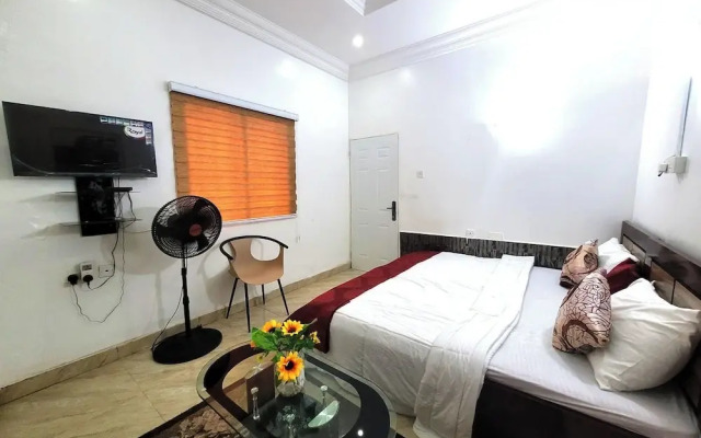 Rossy'S Apartments