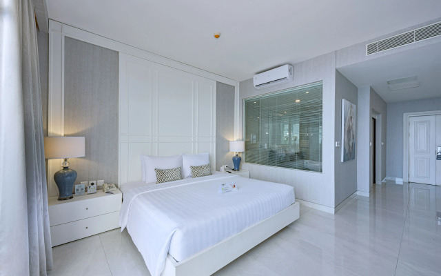 Grand Whiz Megamas Manado