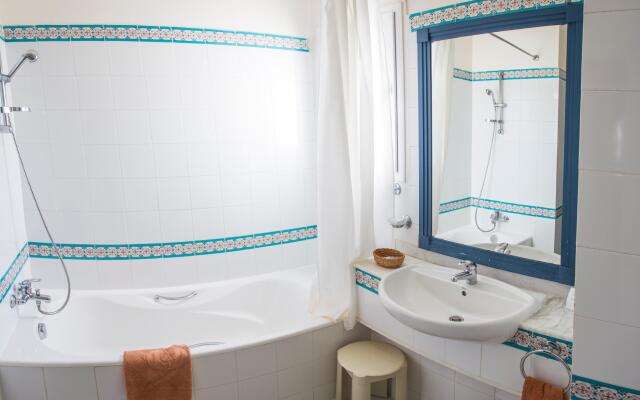 Golden Carthage Hotel & Residence