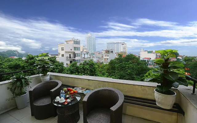 Skylark Hotel