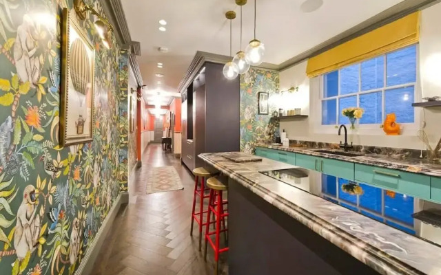 Colourful 3 Bed Kensington Garden Flat