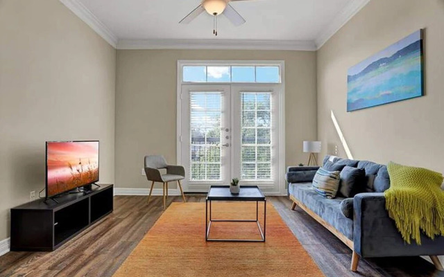 FRONTDESK Calais Midtown Apts Houston
