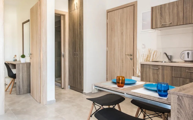 Mikes Beach Apartments & Studios
