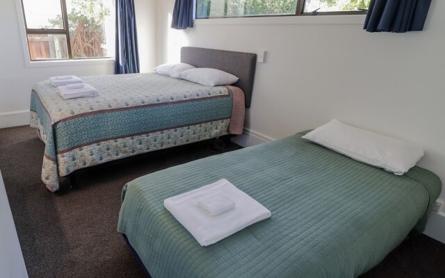 Beach lodge motel