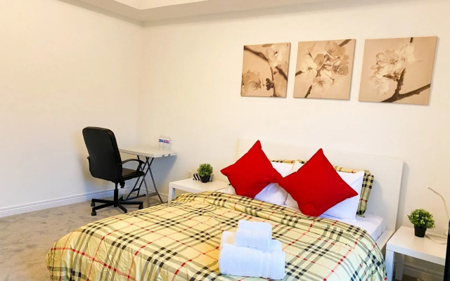 Relaxing Master Private Bedroom