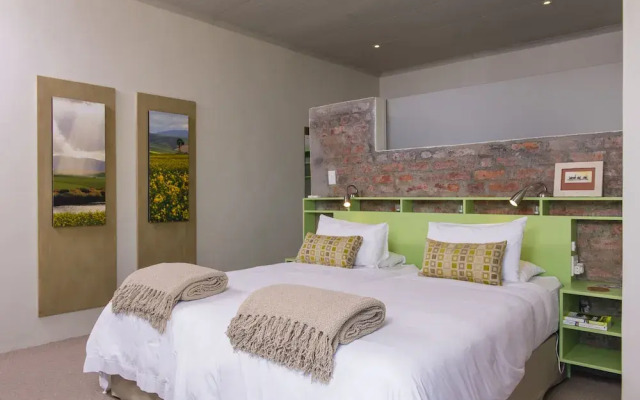 Whalesong Lodge