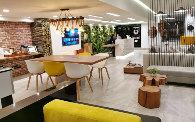 Benviar Tonson Residence
