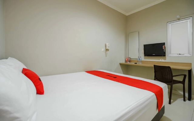 RedDoorz @ Mangga Besar 2