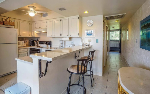 Casa De Emdeko Condo w/ Pool A/C & Ocean Views