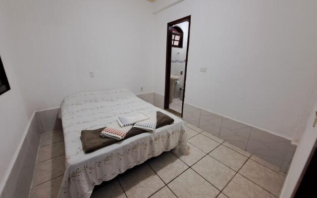 4 quartos espaçosos c/churrasqueira e praia a 150m