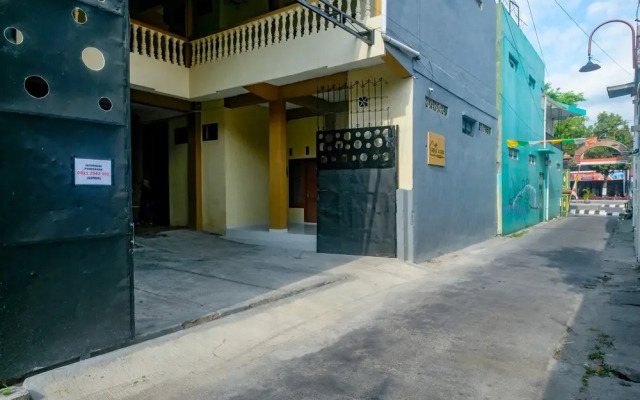 RedDoorz near Alun Alun Klaten