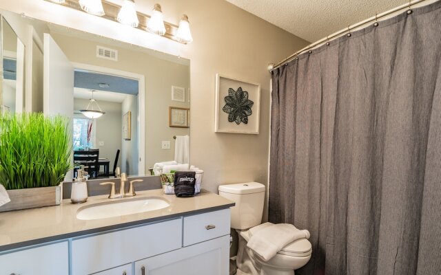 CP-514: Luxury Clearwater Apartment